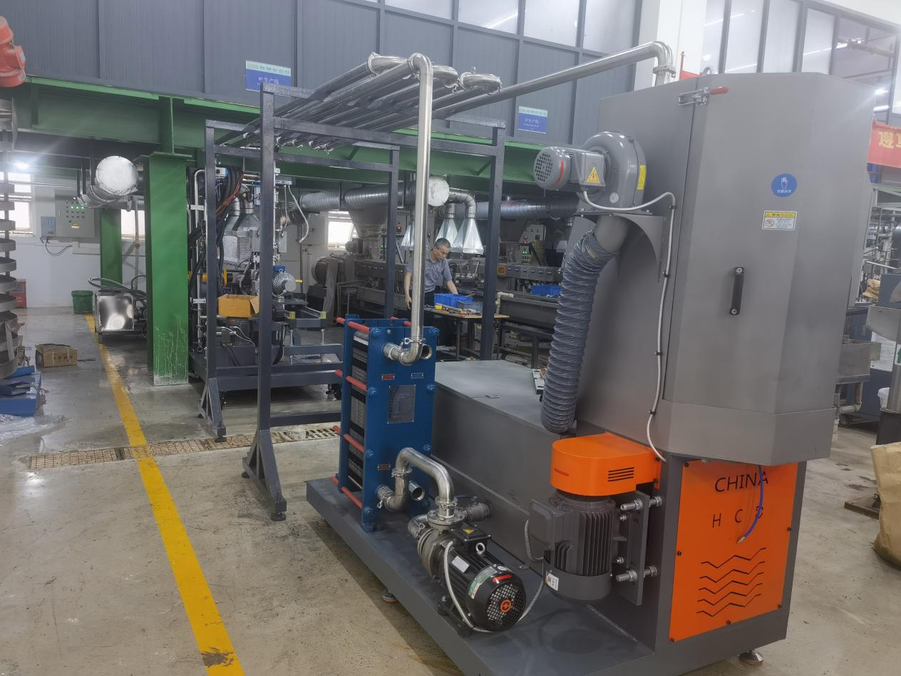 色婷婷五月电影网TPE引進雙螺杆擠(jǐ)出機+水下切生產線自動化設備 色婷婷五月电影网TPE引進雙螺杆擠出機+水下切生產線自動化設(shè)備